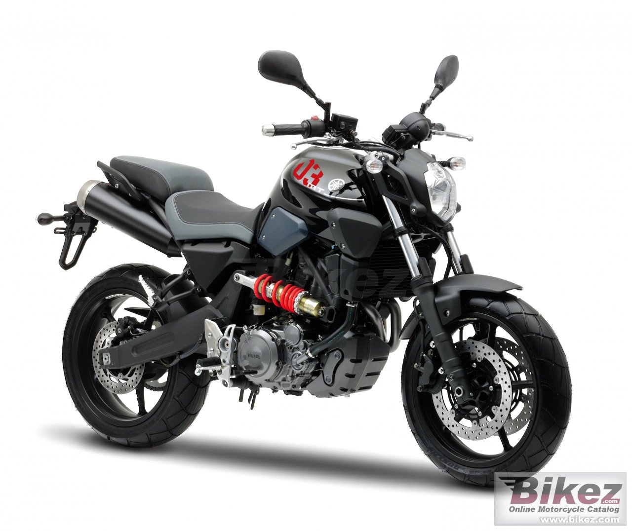 Big Yamaha mt-03 picture and wallpaper from Bikez.com
